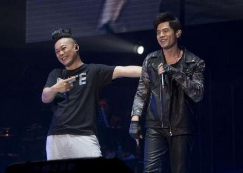 陈奕迅经典歌曲在KTV热唱，传唱不衰_陈奕迅唱哭_陈奕迅歌曲大全