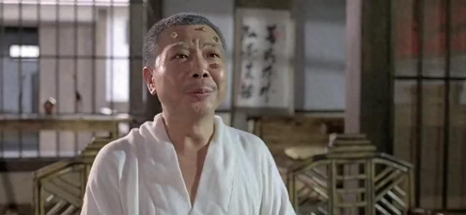 洪金宝的家庭背景_洪金宝一家资料_洪金宝与家人的温暖故事