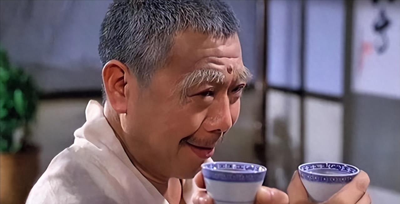 洪金宝一家资料_洪金宝与家人的温暖故事_洪金宝的家庭背景