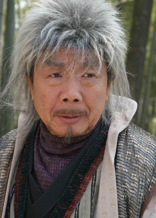 洪金宝一家资料_洪金宝与家人的温暖故事_洪金宝的家庭背景