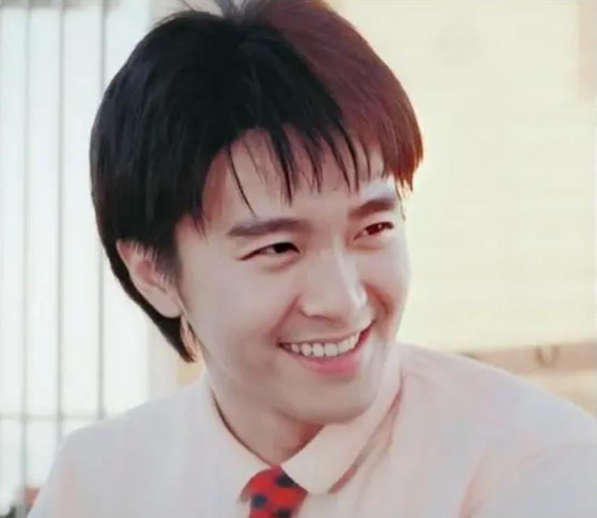 周星驰成长经历_周星驰的成长故事与职业历程_周星驰的成长故事