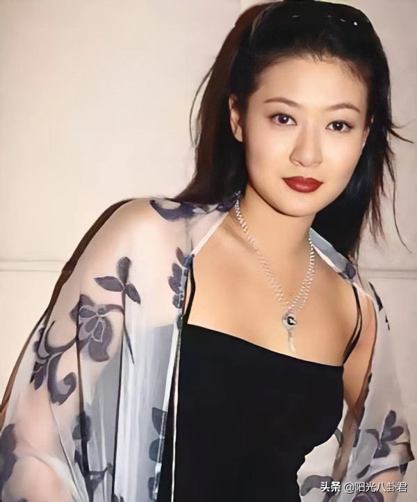 trust钱包官网入口曾红极一时又饱受诟病的陈宝莲，坎坷一生后离世，其儿子20年后现状如何？