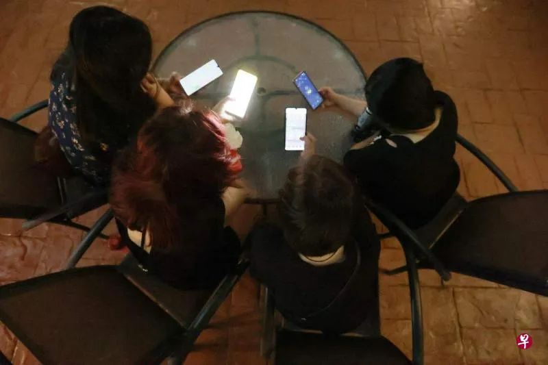 女子遭遇港男爱情投资骗局，六人共损失逾10万元，如何防范虚拟货币诈骗？