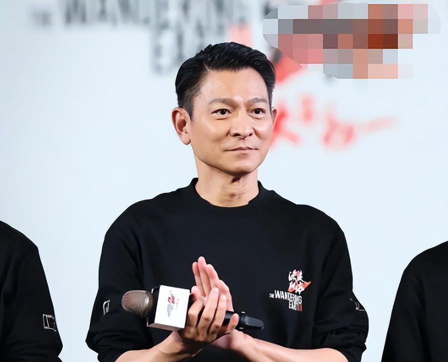流浪地球春节档大热，吴京和刘德华的精彩背后故事揭秘