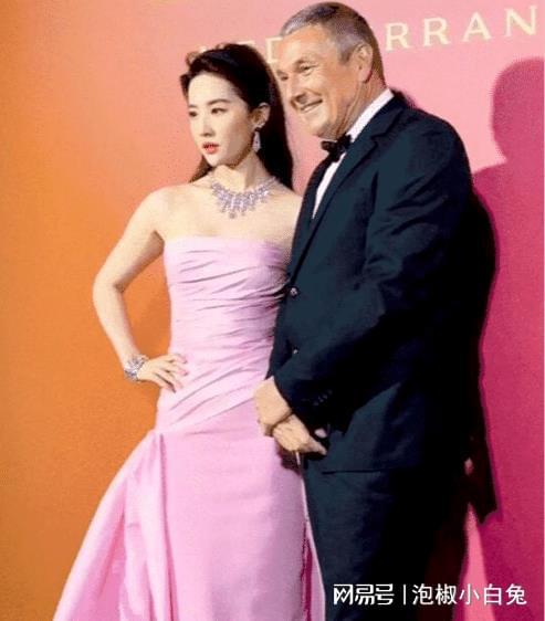 刘亦菲年轻的时候_刘亦菲年轻时的美照_刘亦菲如何影响了年轻一代